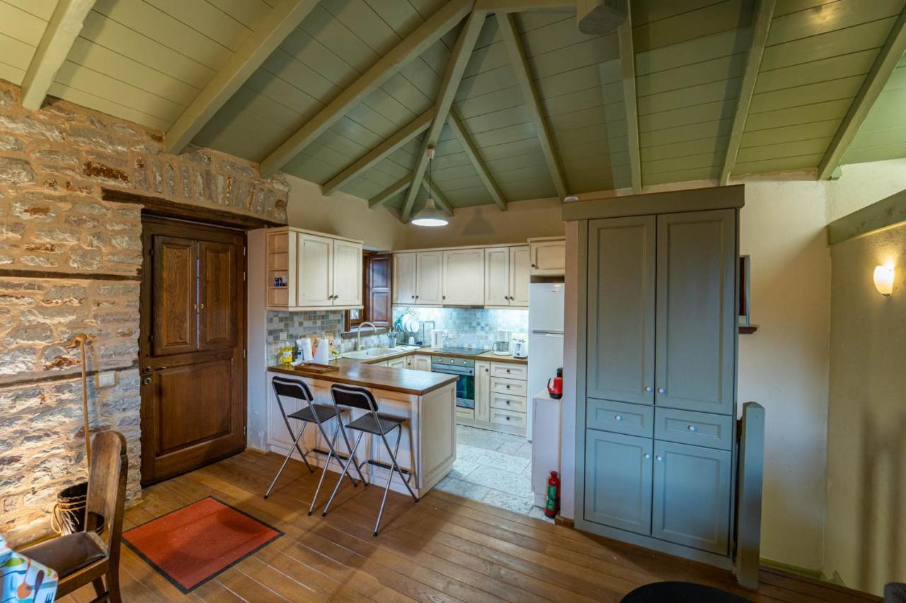 Maisonette Korfes-Κορφές-Μ Δύο Αυτόνομοι Όρoφοι Της Βίλας Κορφές Για Οικογένειες Και Μικρές Παρέες 카페니시온 외부 사진